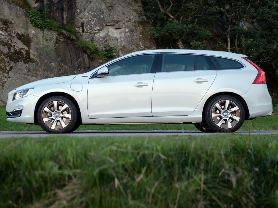  Volvo V60 D6 Plug-In Hybrid 2013 года  (фото 13 из 25)